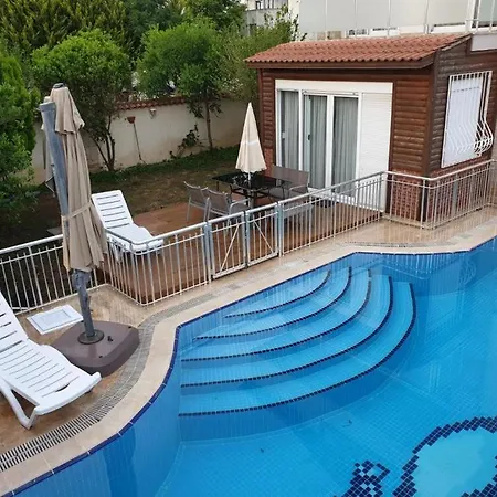 Villa Villa Budak Tam Korunakli Ozl Havuzlu Mustakil Belek