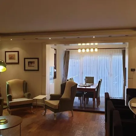 Villa Budak Tam Korunakli Ozl Havuzlu Mustakil Belek